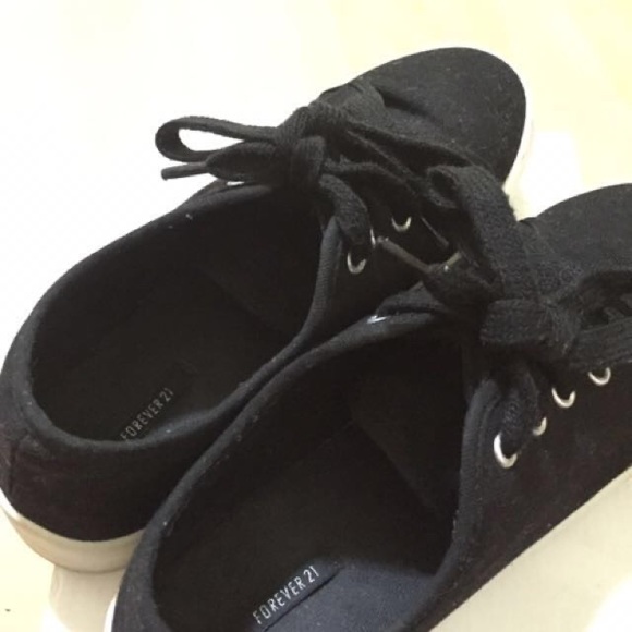 Black platform canvas low top sneakers - Picture 2 of 2